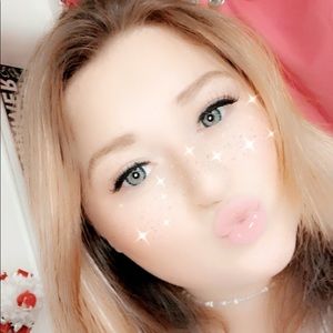 Meet your Posher, Carissa